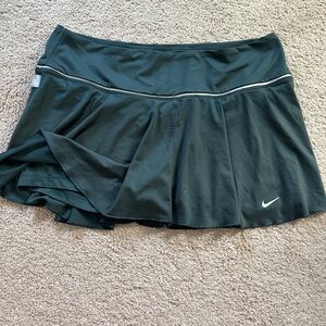 Large (fits more like medium I think) tennis skirt with shorts